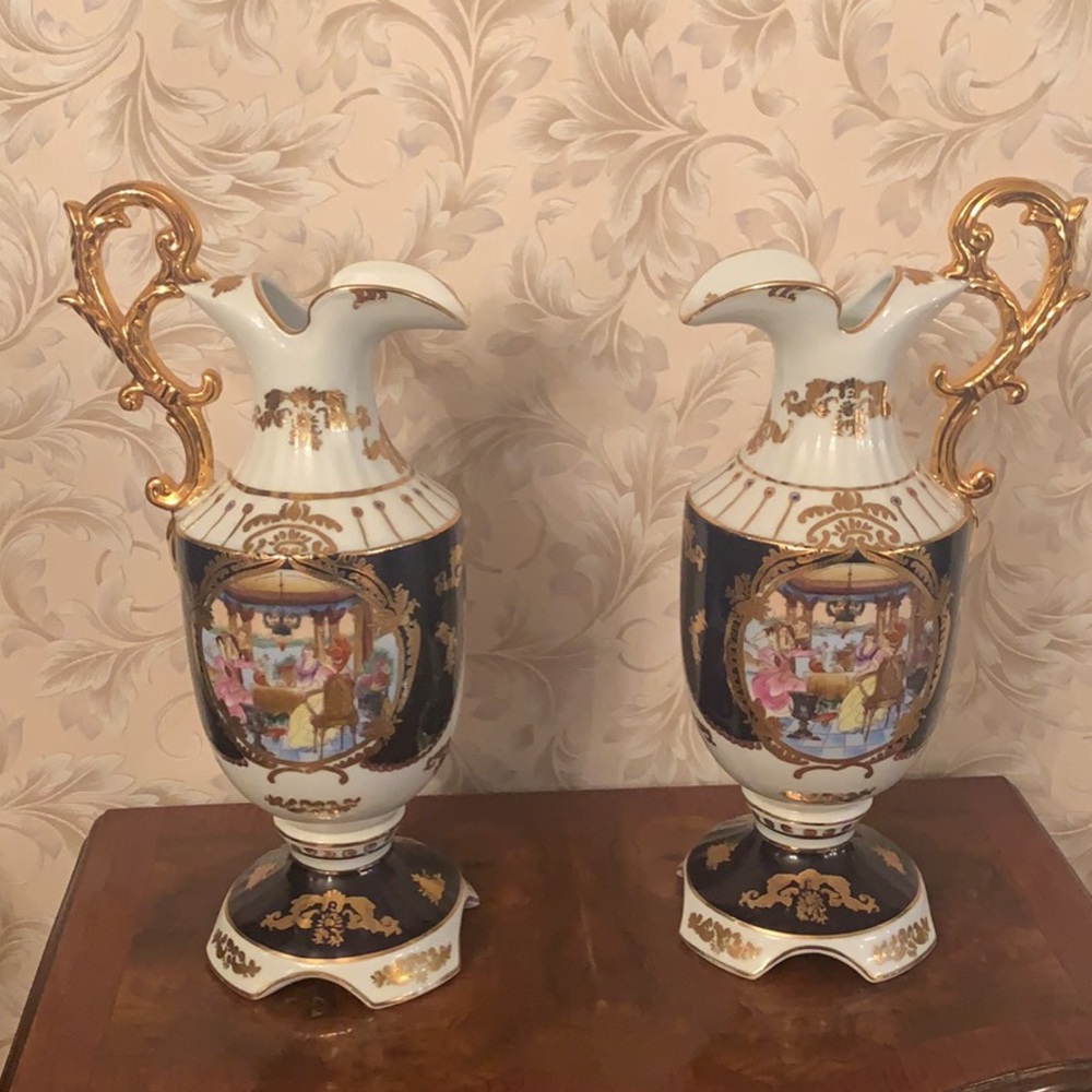 Victorian Classic Style Vase- set of 2